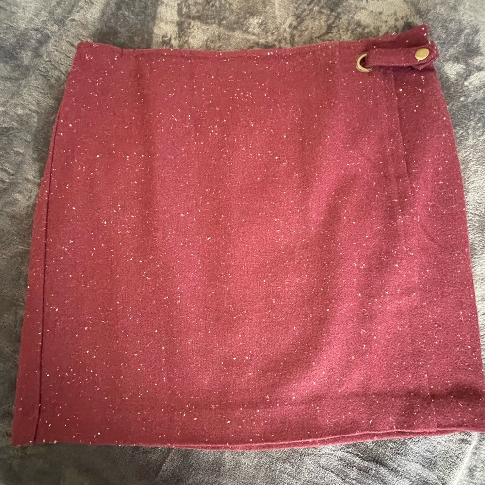 Banana Republic skirt, size 10, burgundy